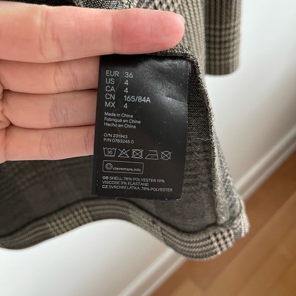 H&M Blazer - Picture 4 of 5